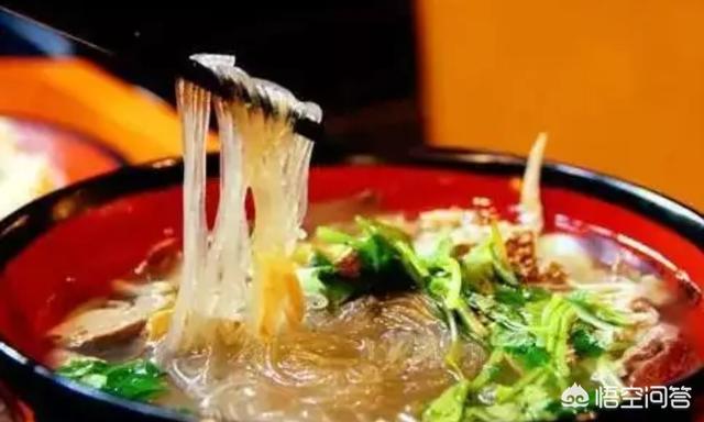 將要去南京旅游，請問南京有什么好吃又不貴的美食推薦？