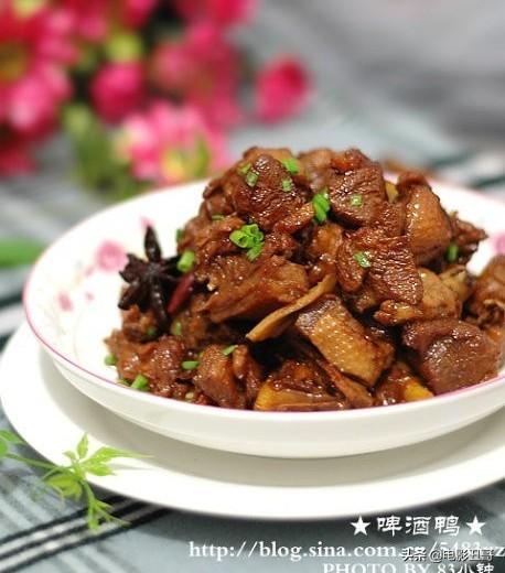 過幾天和女朋友去武漢，各位大佬推薦一下，武漢有哪些美食，或者小吃街，公園景點什么的？